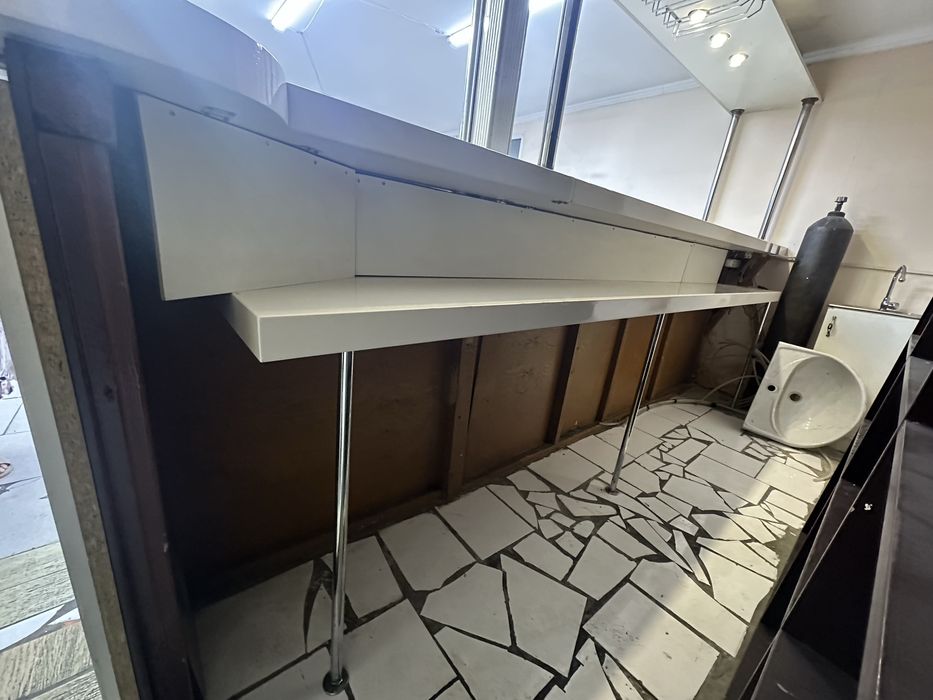 Срочно продам барную стойку!