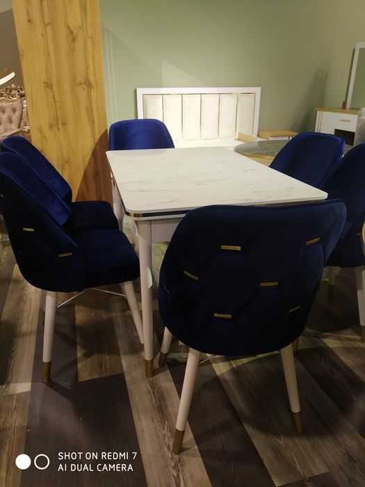 Stol-stullar sotiladi.