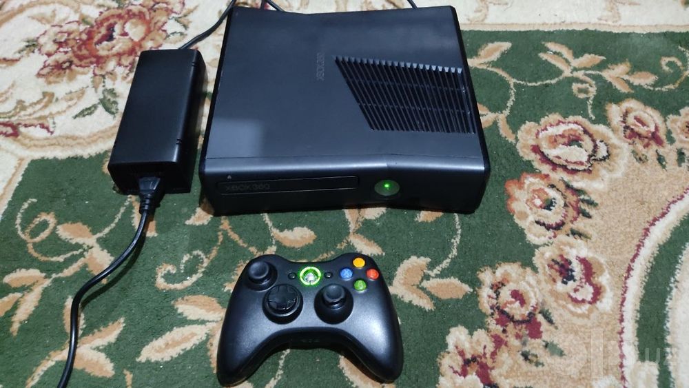 Xbox 360 slim holatiideal wireless controller va blok pitanya komplekt