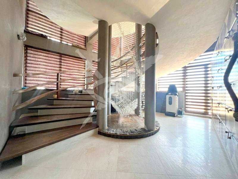 Продава се Мезонет в Несебър - 430 кв.м за 1617 €/кв.м - Снимка #1