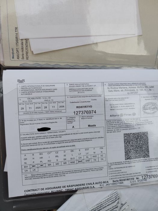 Vând Mazda2  benzina