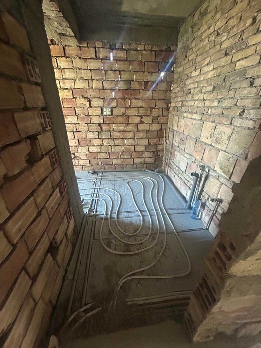 Двуетажна къща с гараж и двор, гр. Попово