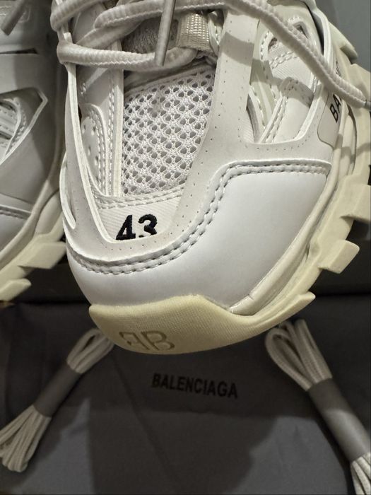 Balenciaga track