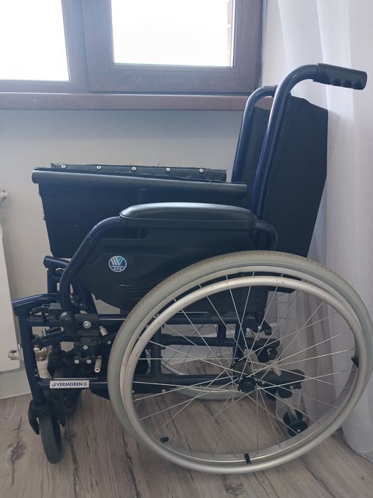 Продам инвалидную коляску новую. Продам инвалидную коляску новую