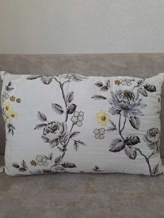 Одеяло двухспальное и подушки