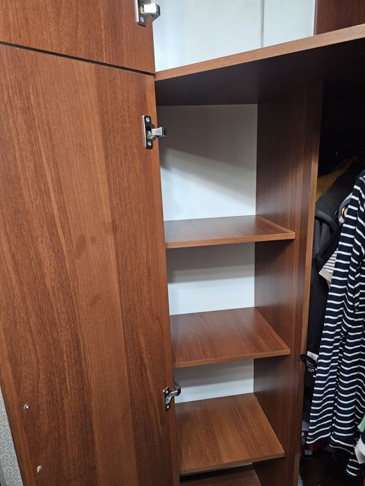 Угловой шкаф почти даром