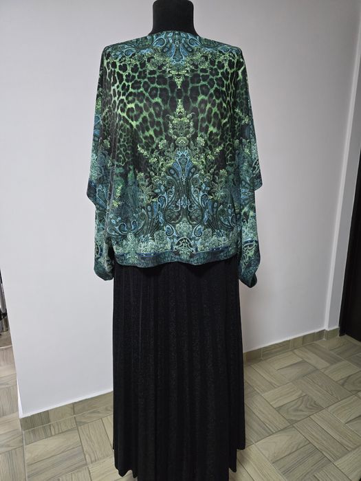 Bluza cu imprimeu animal print verde, maneci tip fluture