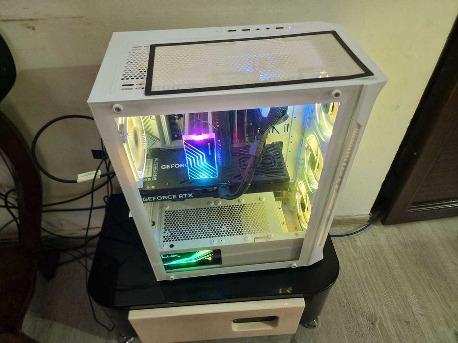 Calculator gaming placa video nvidia rtx 5070 gddr7 12 gb