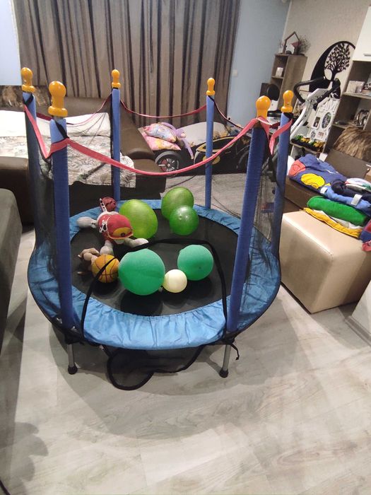 Детски батут използван много малко