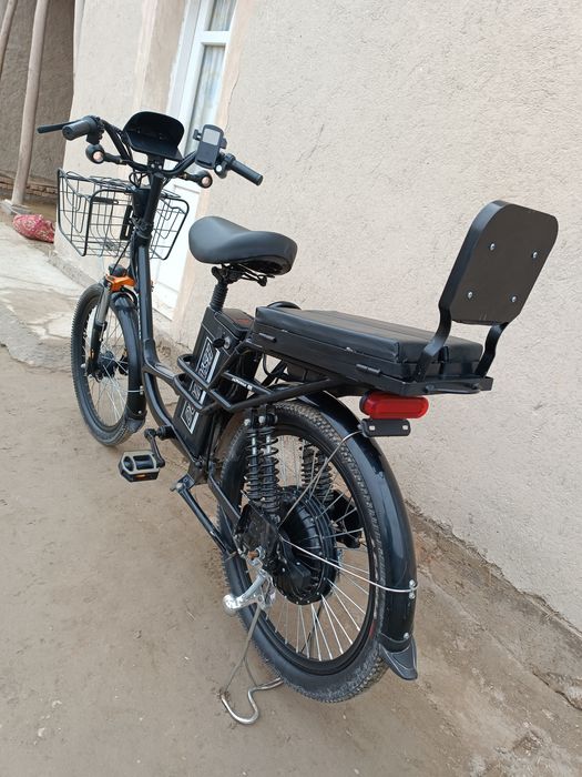 Elektricheskiy velosiped sotiladi.