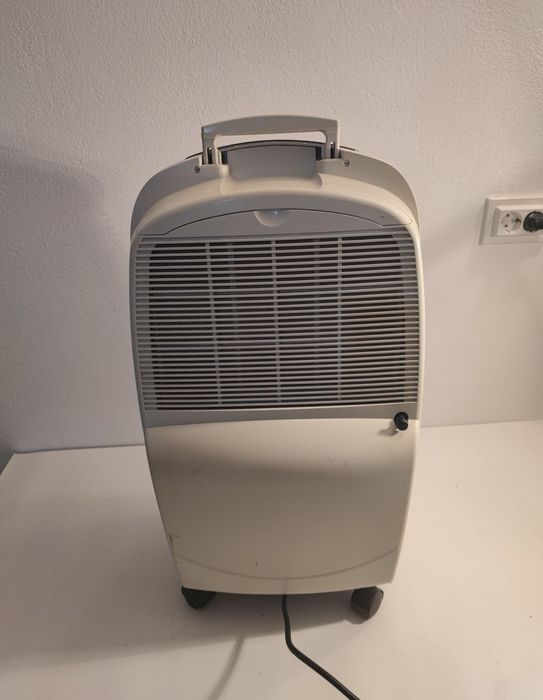 Dezumidificator Delonghi Dec 14 profesional randament 14 L la 24 h