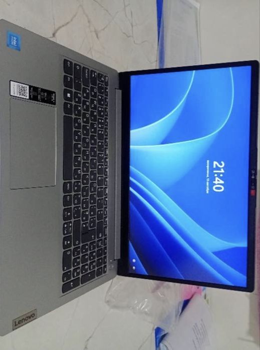ноутбук Lenovo….
