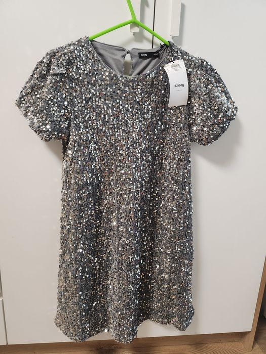 Рокля с пейети размер С