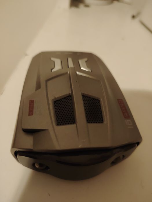 Автомобилен радарен детектор