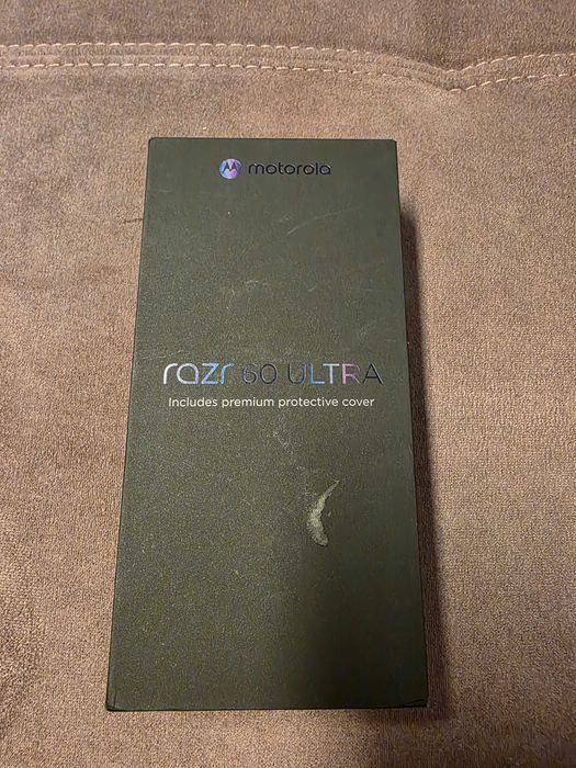 Telefon mobil Motorola razr 60 ultra, Dual SIM, 512GB, 16GB RAM,
