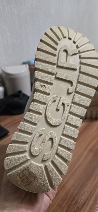 Новые зимние теплые ботинки