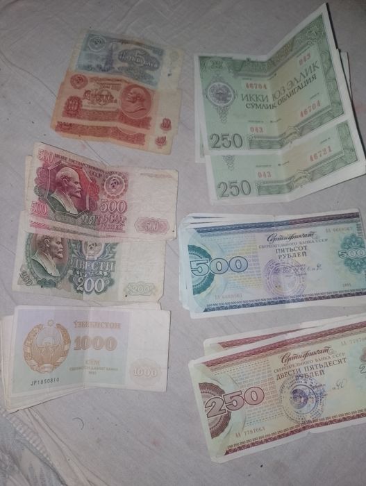 Kolleksiyani pul bor