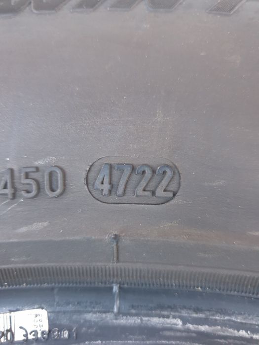 Зимни гуми 4 броя PIRELLI SottoZero3 215 60 R16 дот 4722
