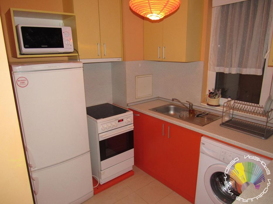 Дава се под наем Двустаен апартамент в Бургас, Славейков - 65 кв.м за 433.5 € - Снимка #3