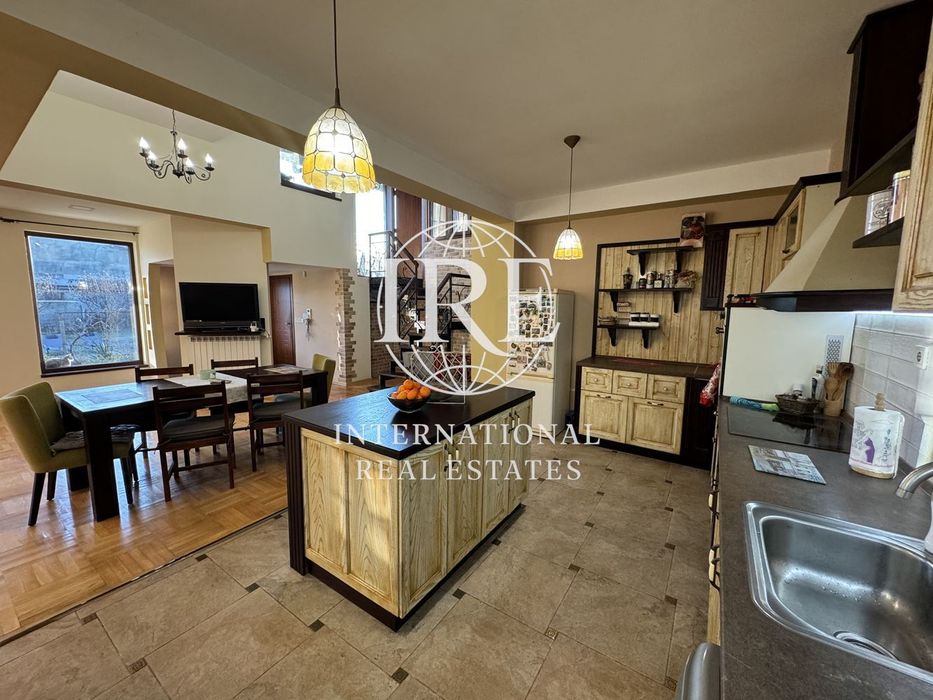 Продава се Къща в с. Приморци, Област Добрич - 400 кв.м за 545 €/кв.м - Снимка #5