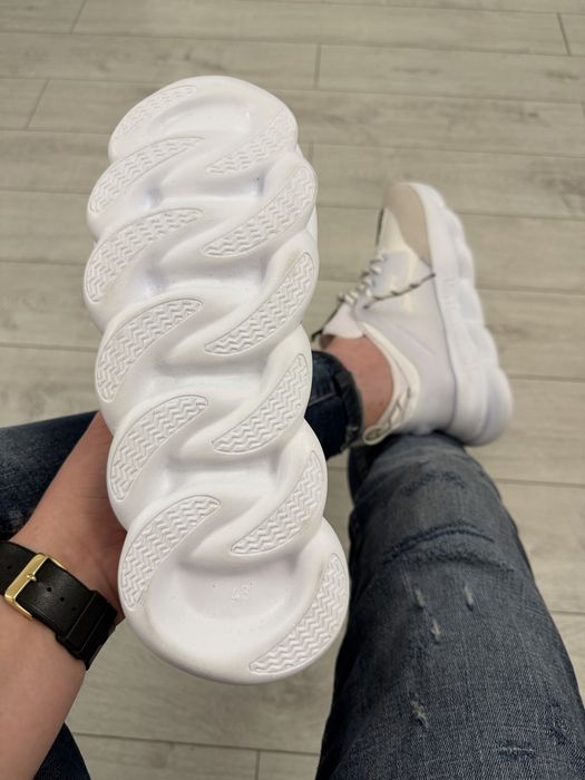 Adidasi Barbati Versace Chain Reaction Full Alb!