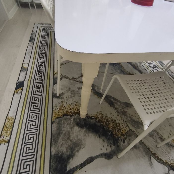 Стол дерево покупали в Армаде