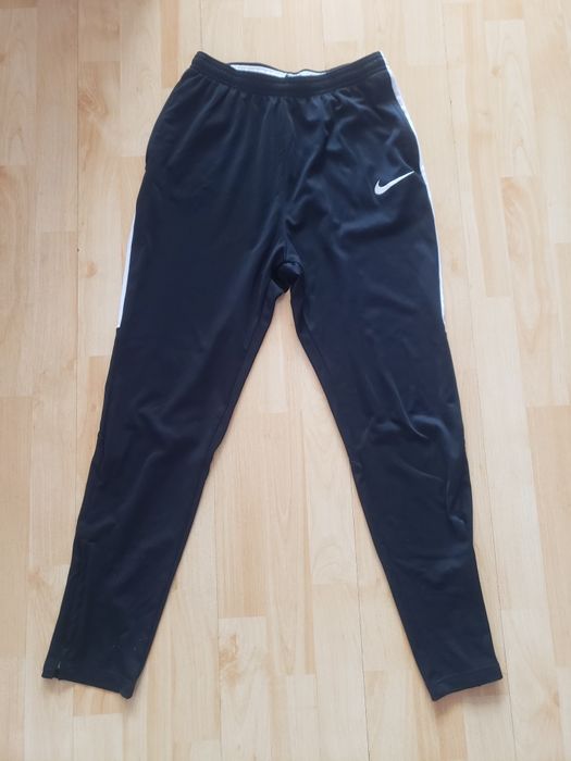 Оригинално долнище Nike Dri-Fit S