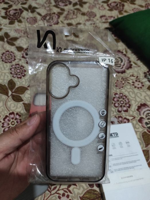 Чехлы на iPhone 15 Pro Max и 16.