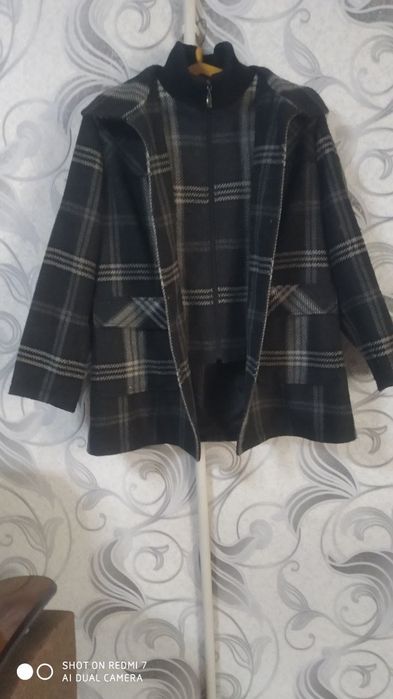 Продам новое драповое полупальто!