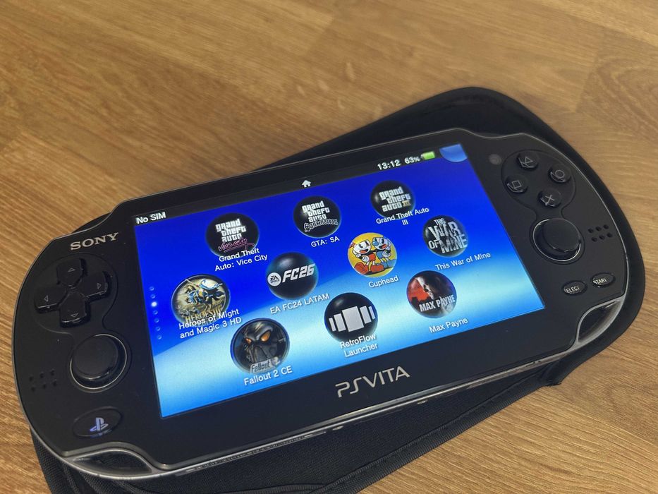 PS Vita OLED Crystal Black modată — 128GB, cel mai bun ecran