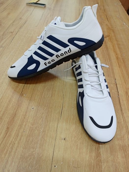 Кроссовки 43-44 размер