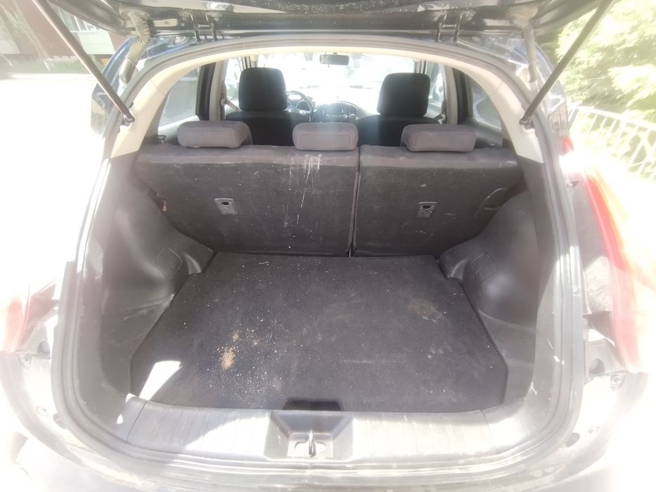 Продаю машину Nissan juke 2013