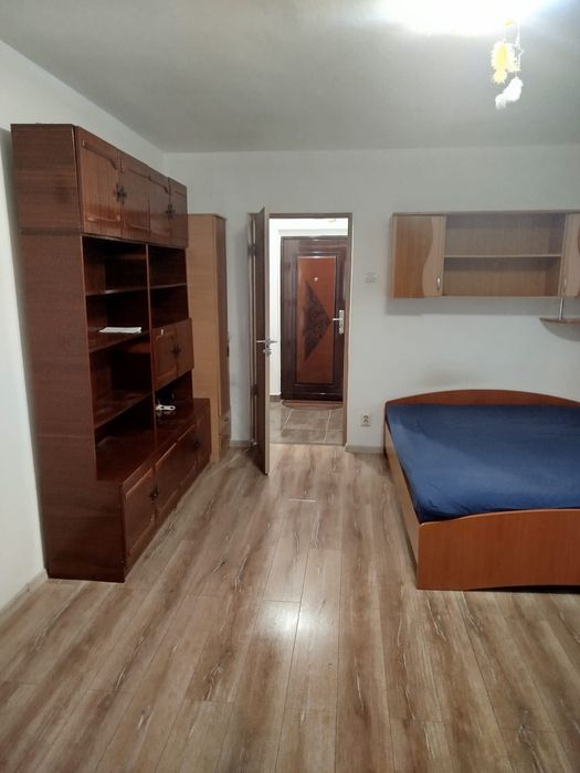 Inchiriez garsoniera Brazda Craiova