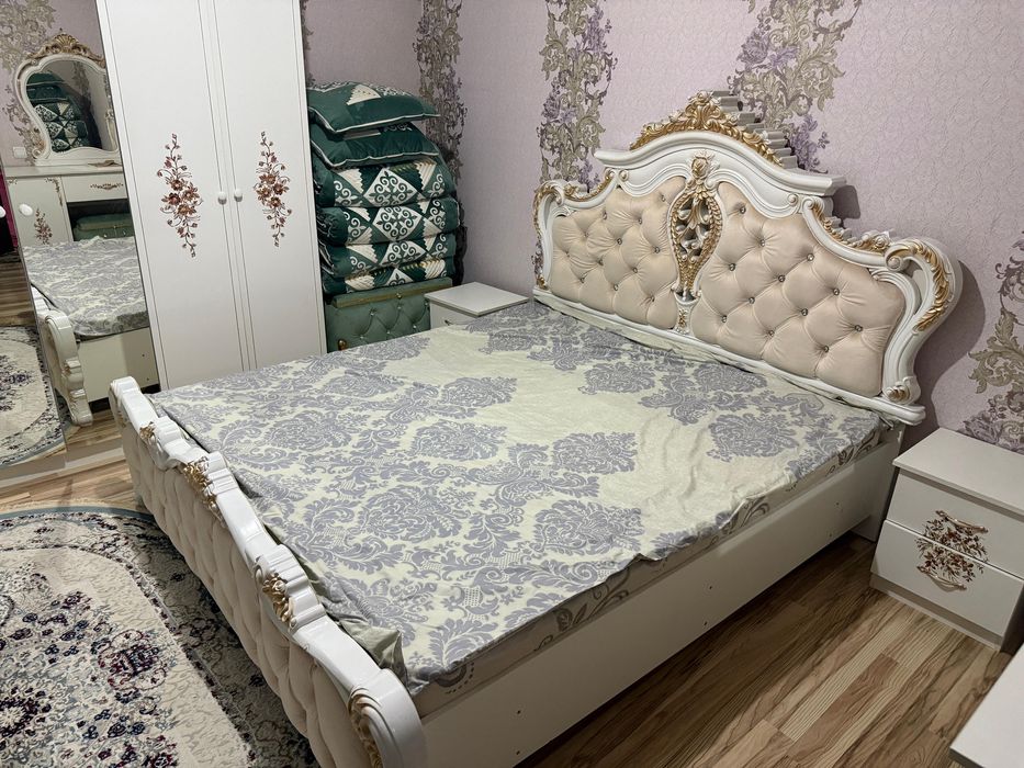 Спальный гарнитур