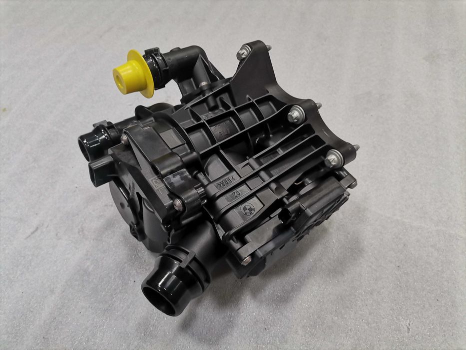 Нов Термостат 8642560 BMW B46 B48 G20 G23 G30 G01 G05 G06 20i 30i 21km