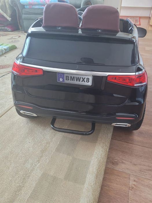 Машина BMW X8 для детей