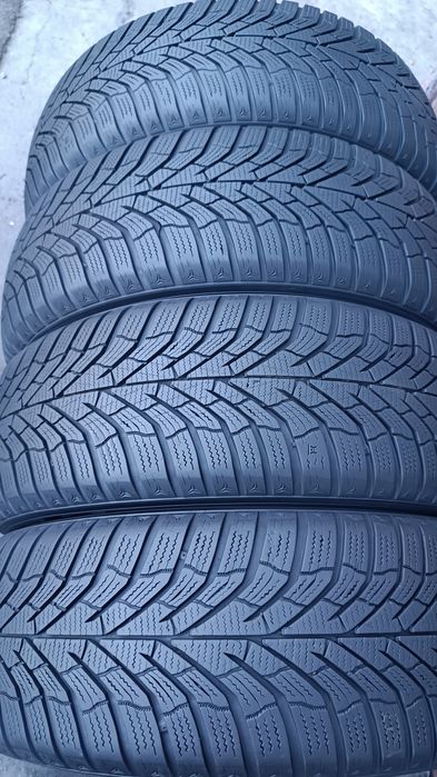 205/60/16 Kumho .