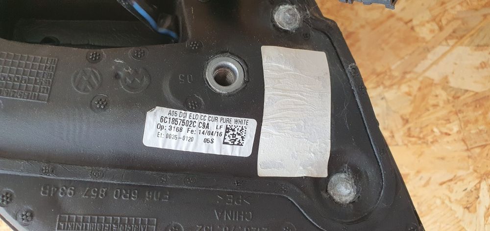 Oglinda dreapta Volkswagen Polo 6R originală electrică,  cu urme de uzură cod 6C1857502C