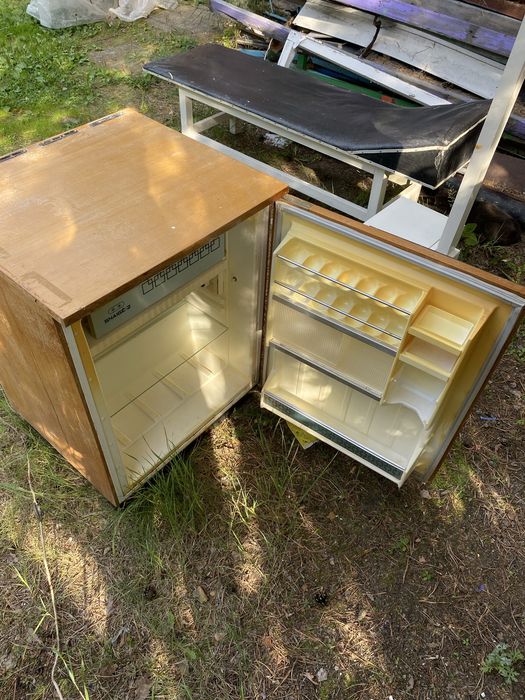 Продам небольшой холодильник