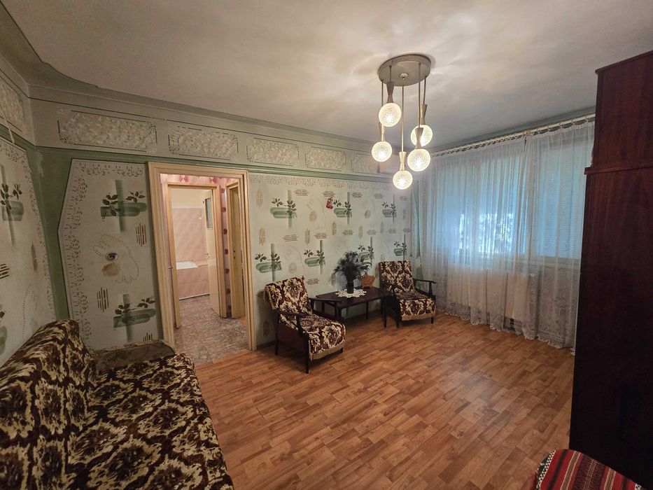 Apartament 2 camere etaj 3 din 4, Bld. Independentei colt cu str. Scolilor