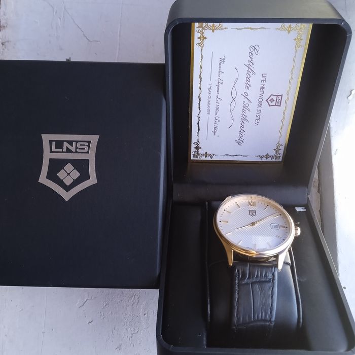 Soat Shveytsariyaniki,LNS kompaniyasi brendi tomonidan ishlab chiqaril