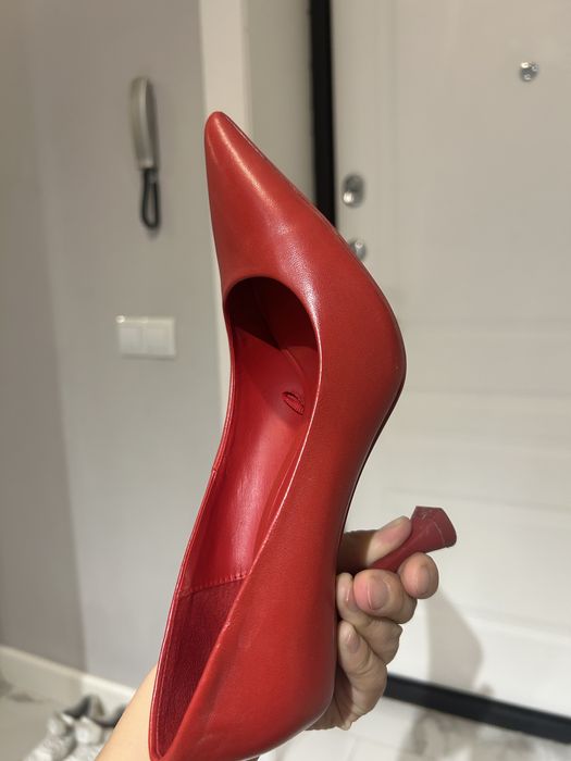 Туфли отдам каждую за 8000