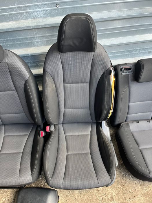 Салон за HYUNDAI I30 обикновен плат гръмнала лява седалка ном 998