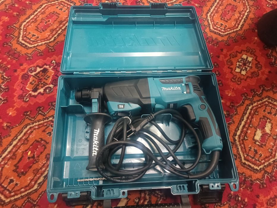 Продается перфоратор Makita