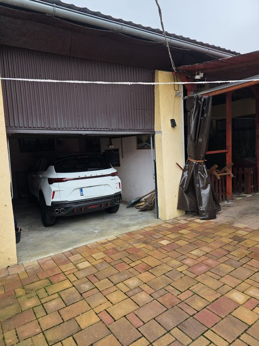 De vănzare casă sau schinb cu apartament2camere sau cu o casă mai mică