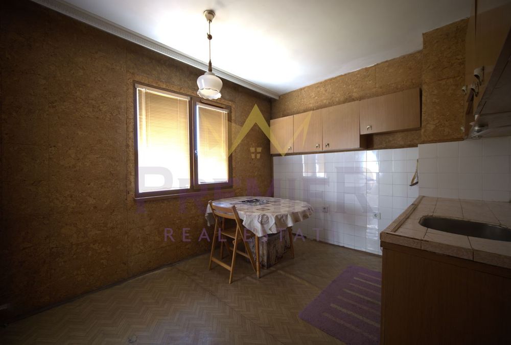 Продава се Тристаен апартамент в Бургас, Братя Миладинови - 90 кв.м за 1656 €/кв.м - Снимка #8