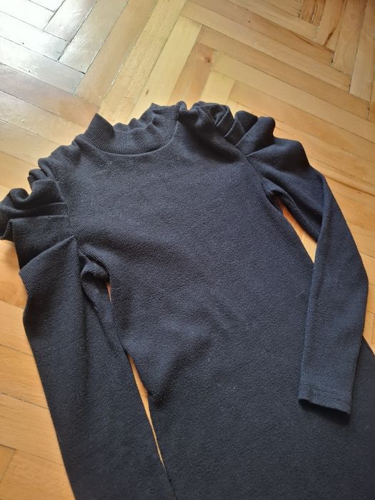 Дамска рокля с дълъг ръкав