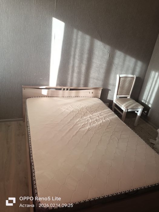 Продам кровать с матрасом
