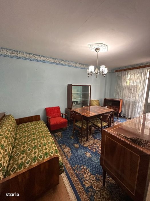 De vanzare apartament 4 camere,2 bai,2balcoane,etj1,zona ultracentrala