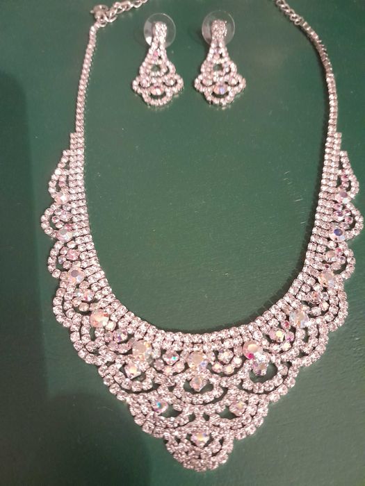 Комплект колие и обеци